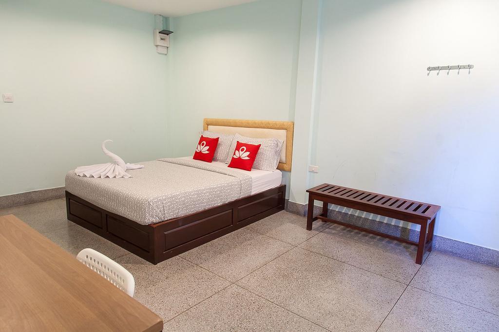 Zen Rooms Siripong Road Bangkok Esterno foto