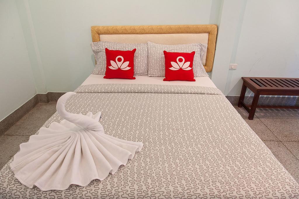 Zen Rooms Siripong Road Bangkok Esterno foto